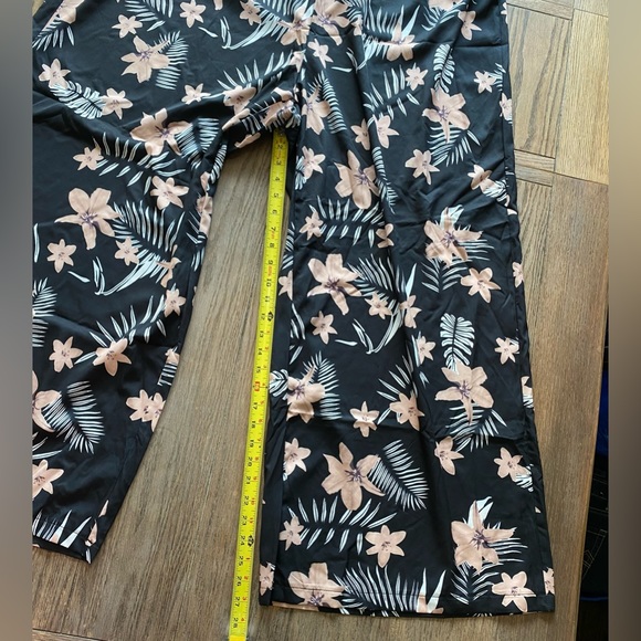 SHEIN Tropical Print Wide Leg Pants Plus Size - Picture 4 of 9